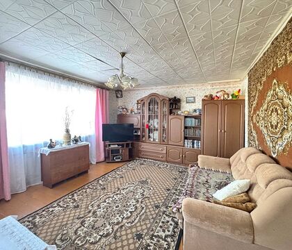 Часть дома (выделенная трехкомнатаня квартира) - 560028