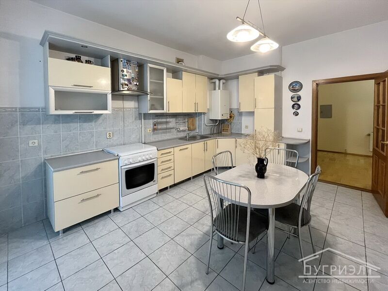 Пятикомнатная квартира, Кирова ул. - 550108, фото 1
