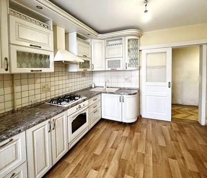 Четырёхкомнатная квартира, Жолтовского пр-т.-560010