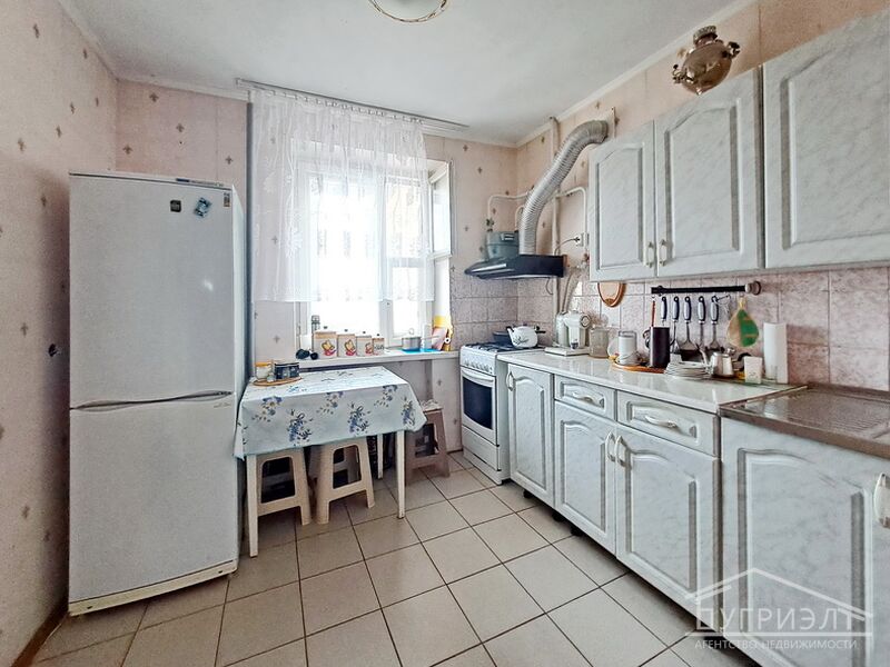 Трехкомнатная квартира, Ясельдовская ул. - 560047, фото 1